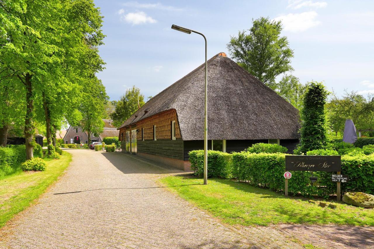 Bed and breakfast Rheezerstee Extérieur photo