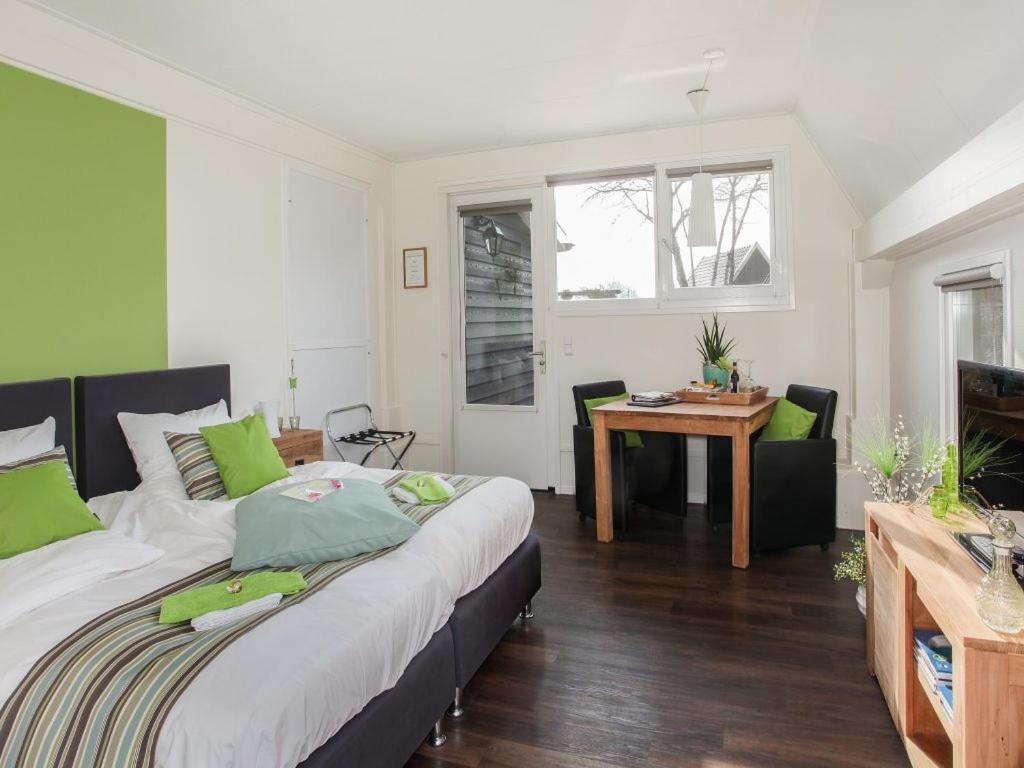 Bed and breakfast Rheezerstee Extérieur photo