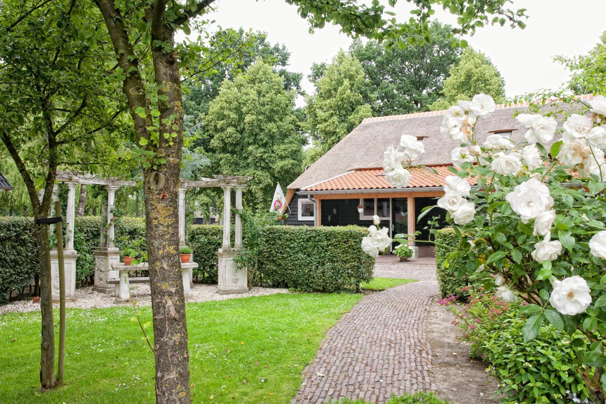 Bed and breakfast Rheezerstee Extérieur photo