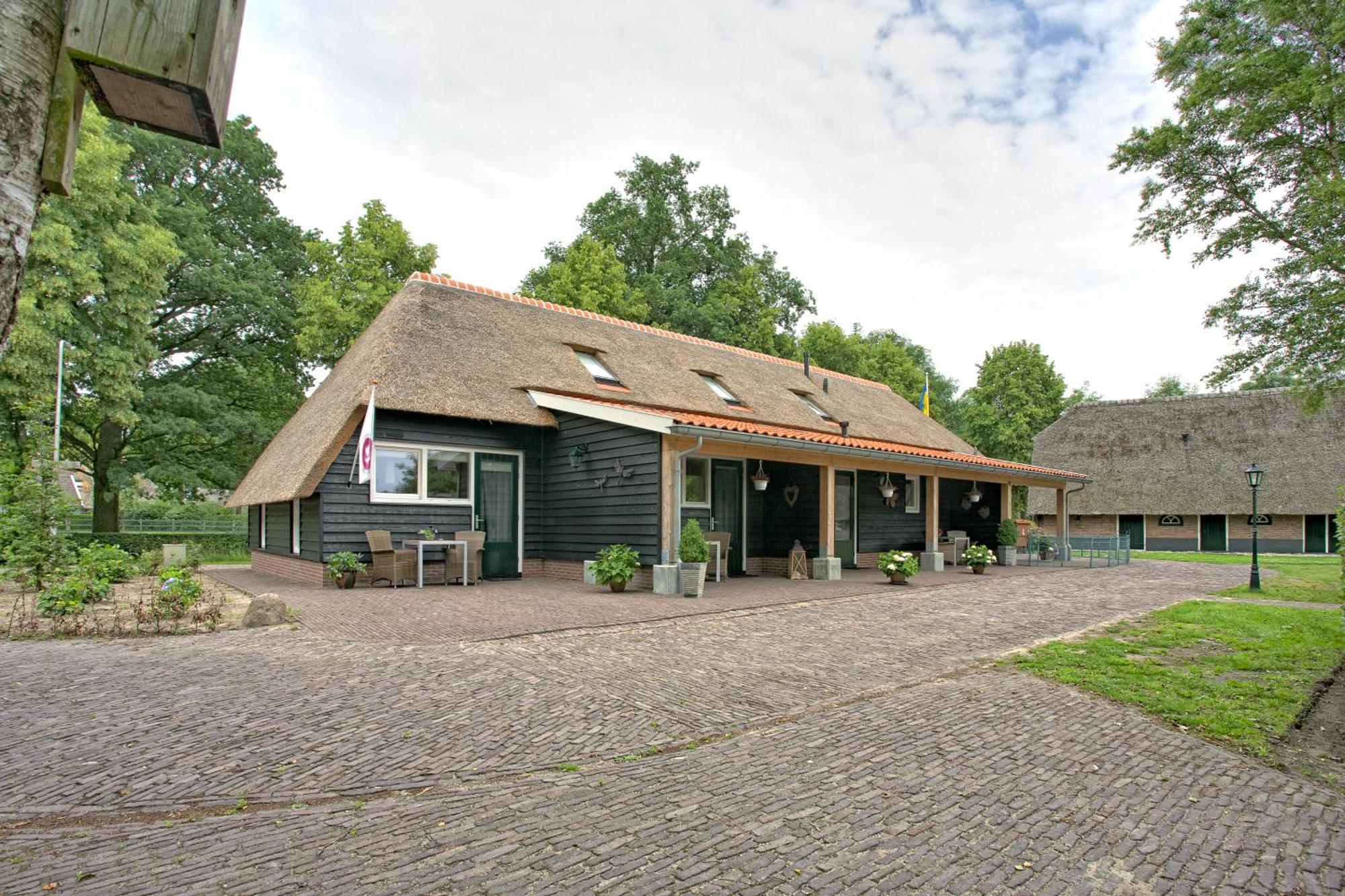 Bed and breakfast Rheezerstee Extérieur photo