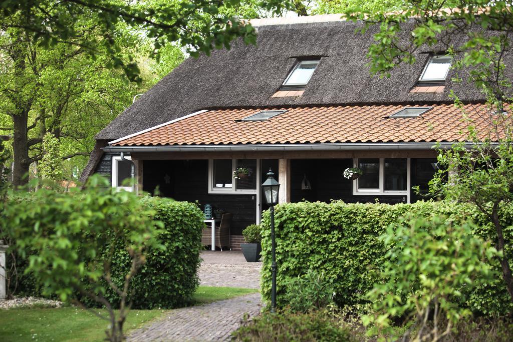 Bed and breakfast Rheezerstee Extérieur photo