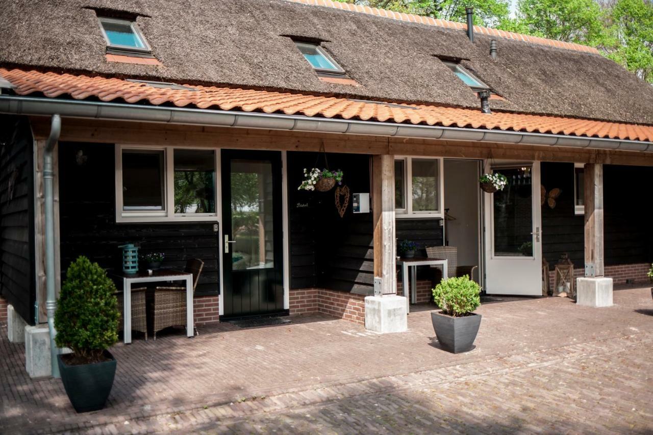 Bed and breakfast Rheezerstee Extérieur photo